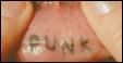 Divas tatoos and pirecings - "punk"pe buzitza de jos:D:D:D:D(lita) - Media Dive