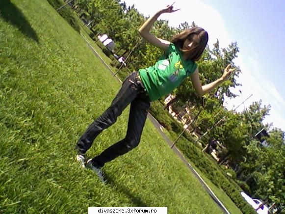 :x~Ashley~:x - Sall........ Sunt Cristina dar imi puteti spune - The Real Divas